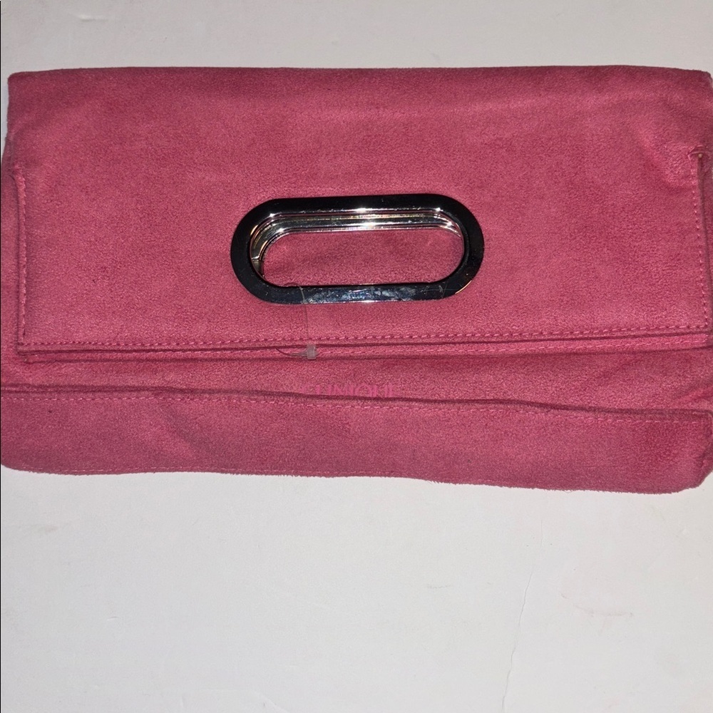 CLINQUE PINK FAUX SUEDE CLUTCH/HAND BAG WITH SILVER HANDLE
ADORABLE ππππ - Picture 4 of 11